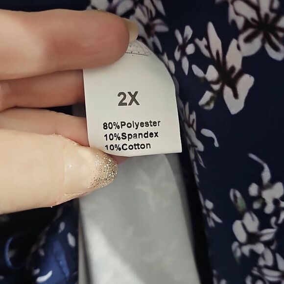 ALLEGRACE Plus Size 2X, Navy Blue Floral Print, Cold-Soulder Blouse. NWT - Picture 5 of 7